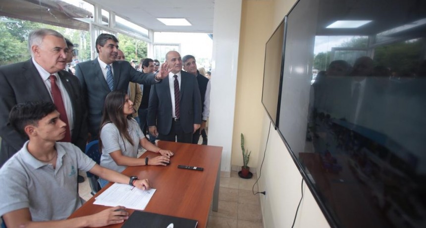 Inauguran una comisaría y un centro de monitoreo en Villa Carmela