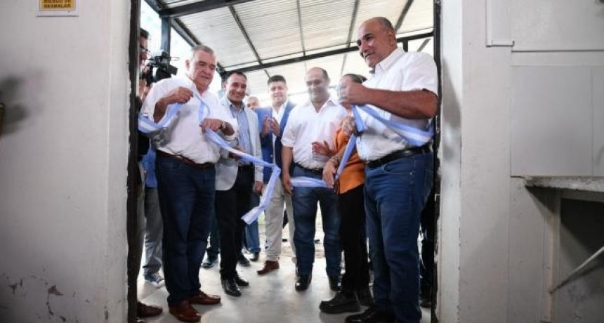 Manzur y Jaldo visitaron el emprendimiento "La Overita" de la Municipalidad de Trancas