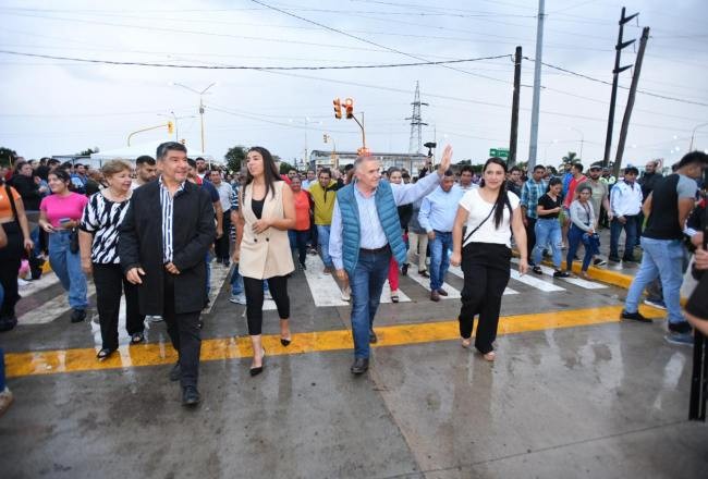 El Gobierno de Tucumán inauguró obras de iluminación y pavimento en Aguilares