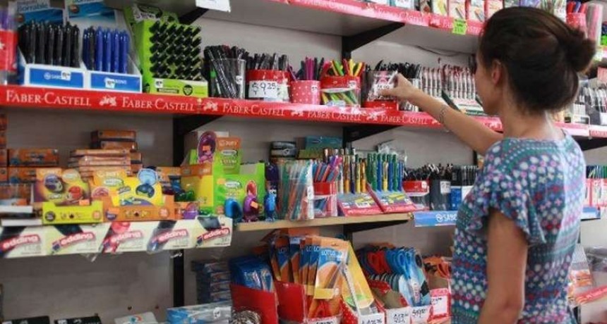 Vuelta a clases: la canasta escolar b&aacute;sica cotiza cuatro veces m&aacute;s que a principios del 2023