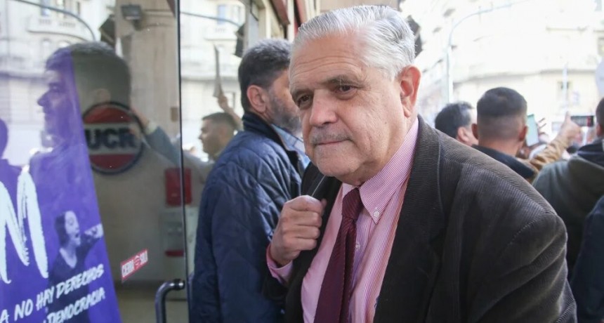 Ricardo L&oacute;pez Murphy remarc&oacute; que la Ley &Oacute;mnibus no sustituye un programa de estabilizaci&oacute;n