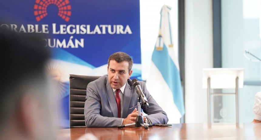 Romano Norri: "Yedlin no se puede hacer el distra&iacute;do por la situaci&oacute;n del dengue"