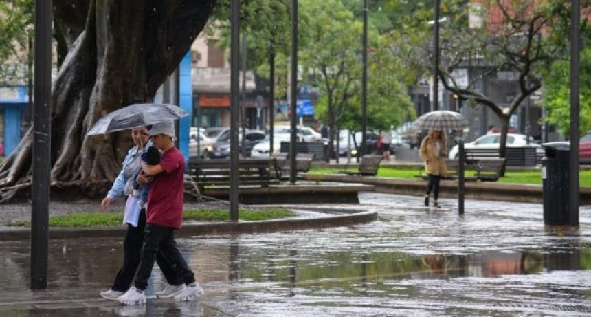 La tormenta castig&oacute; a la zona centro de Tucum&aacute;n con fuertes r&aacute;fagas de vientos y cortes de energ&iacute;a