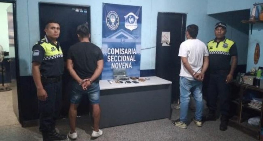 Dos detenidos y secuestro de armas blancas y municiones