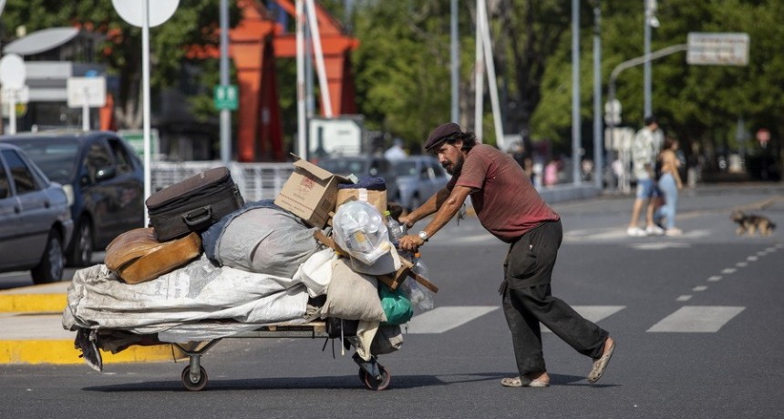 Aproximadamente, un mill&oacute;n de argentinos caen por mes en la pobreza como consecuencia de la inflaci&oacute;n