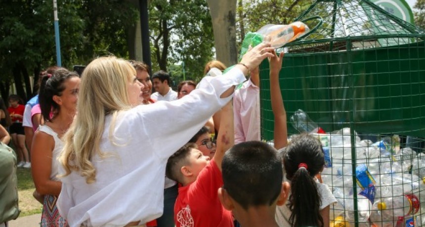 En el CIC Adolfo de la Vega qued&oacute; habilitado el primer Punto Verde Permanente de Botellas