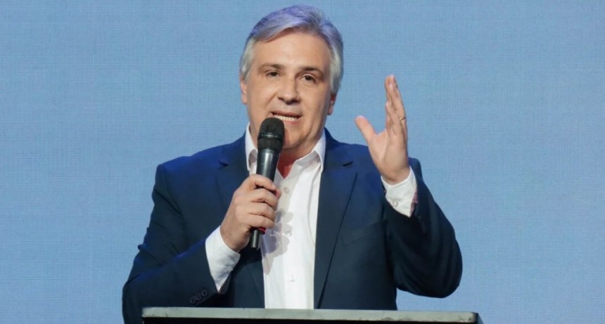 Llaryora, duro contra el Gobierno: "Tiraron a todo el interior de la Argentina al fondo del mar"