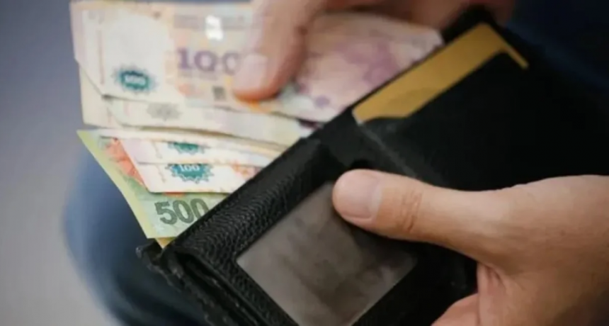 El Salario M&iacute;nimo, Vital y M&oacute;vil ser&aacute; de $180.000 en febrero y de $202.800 para marzo