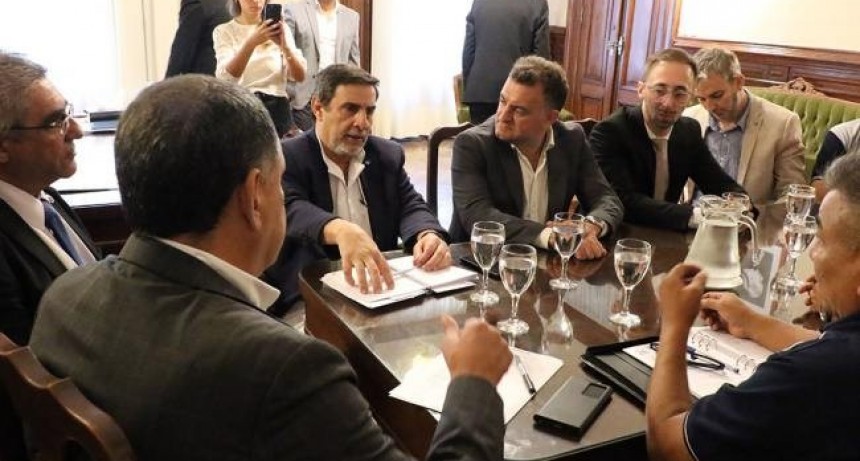 Contin&uacute;an las negociaciones salariales con los gremios de salud