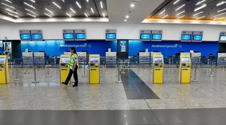 Paro nacional de aeropuertos desde el lunes: ATE-ANAC ratifica medida que afectará todos los vuelos