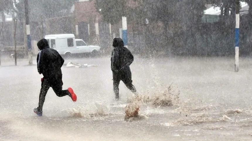 Alerta por tormentas en Tucumán: pronóstico de granizo y fuerte descenso térmico para este viernes