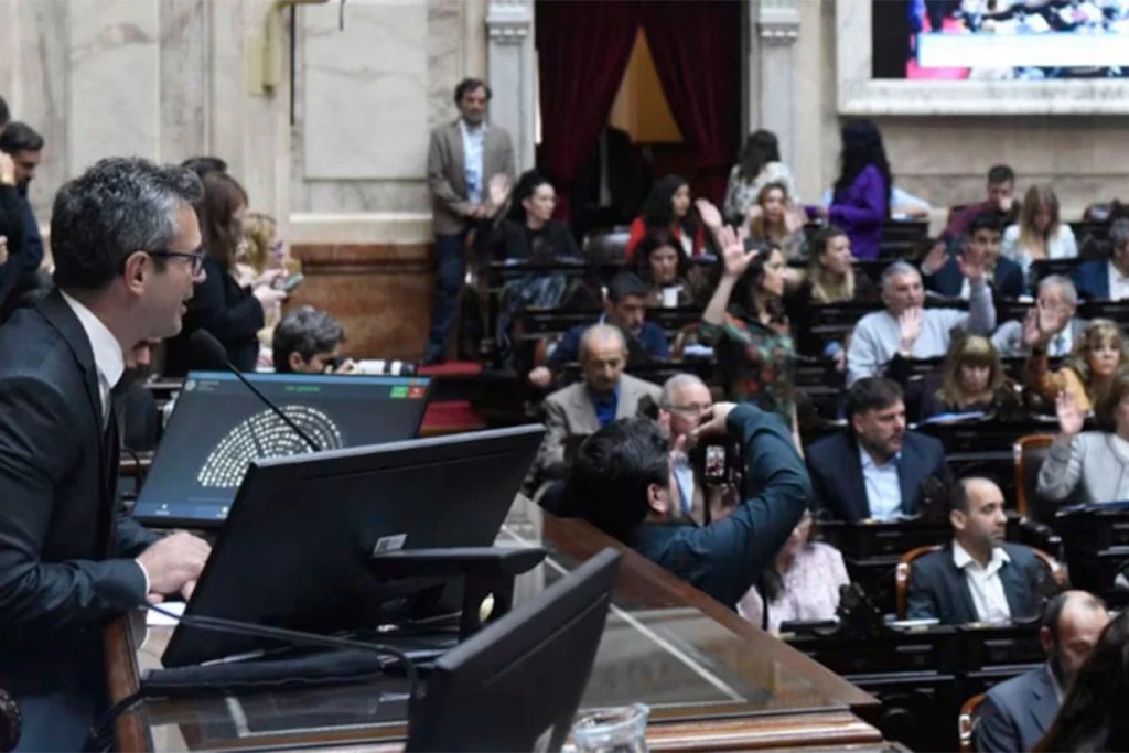 Ley Penal Juvenil: el oficialismo avanza con la baja de imputabilidad a 14 años y la oposición denuncia 