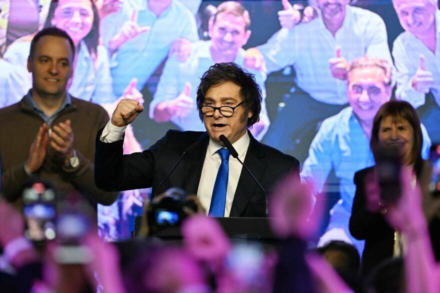 El plan electoral de Milei para 2027: sin PASO, con lista completa en la boleta y menos partidos políticos
