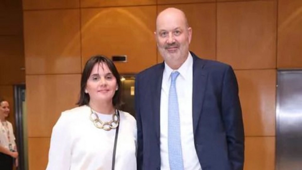 Cancillería contrató a la empresa de la esposa de Sturzenegger por $114 millones para capacitar en inglés al personal