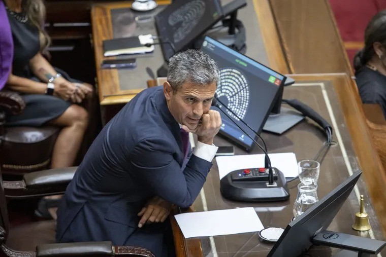 Reforma laboral: el Gobierno ofrece una ley complementaria para calmar a la oposición por el artículo de las licencias