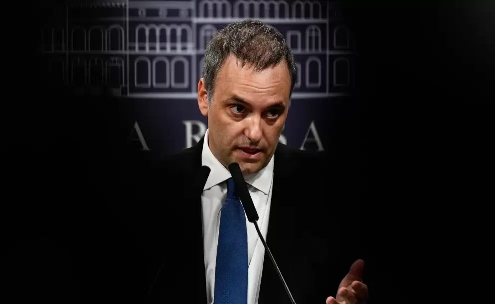 Manuel Adorni calificó el paro general de la CGT como