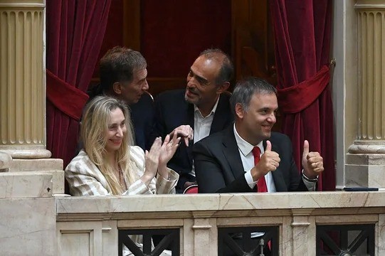 Karina Milei, Adorni y Santilli celebraron en Diputados la aprobación de la reforma laboral junto a legisladores oficialistas