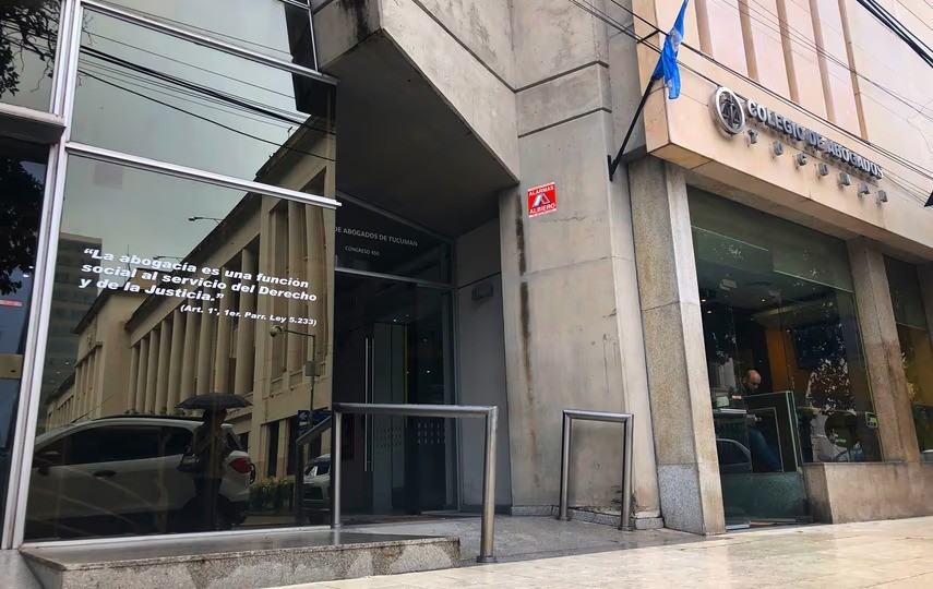 El Colegio de Abogados de Tucumán repudió las declaraciones de Javier Milei sobre la