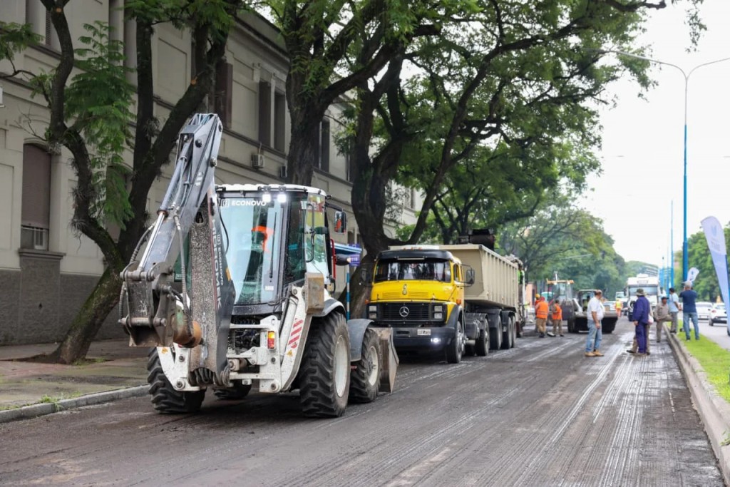 La Municipalidad de San Miguel de Tucumán inició la repavimentación de avenida Mitre