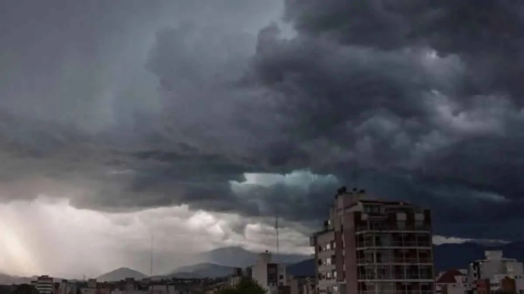 Alerta amarilla por tormentas fuertes en Tucumán: rige para este domingo y las primeras horas del lunes