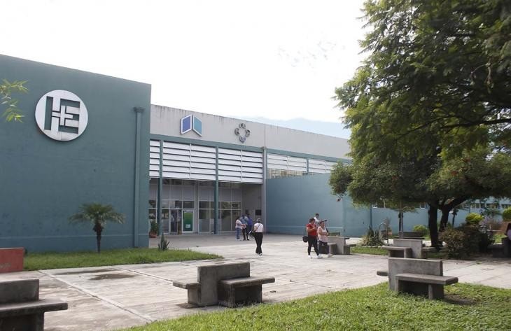 Bebé abandonado: el hospital confirmó que está fuera de peligro y busca a la madre para asistirla