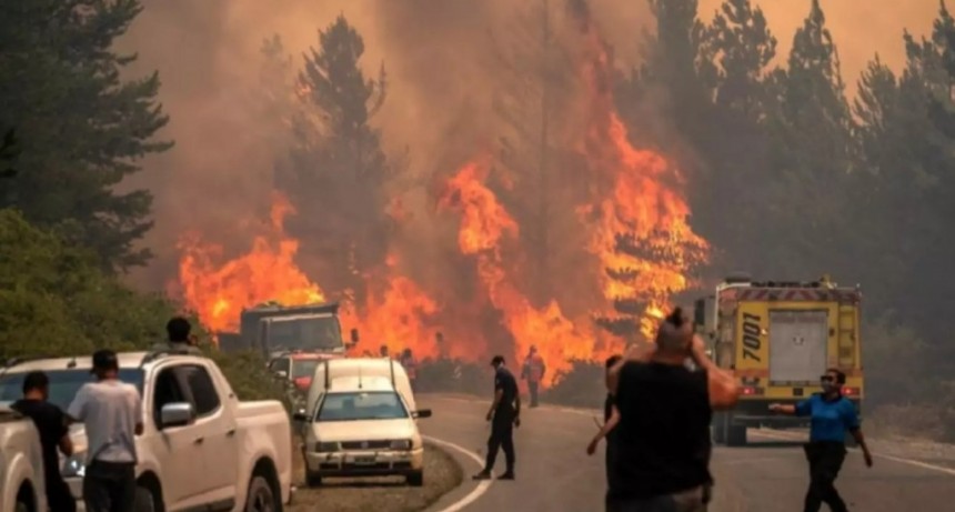 Incendios en Chubut: se quemaron m&aacute;s de 40 mil hect&aacute;reas y cortan la Ruta Provincial 71