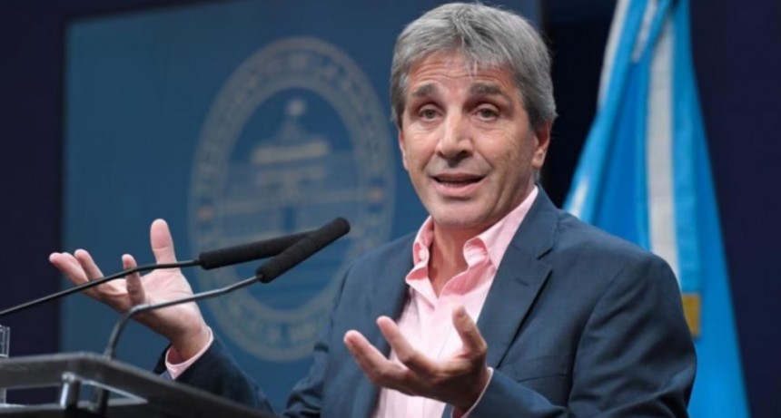 Luis Caputo sobre el tipo de cambio: el d&oacute;lar podr&iacute;a estar un 11% m&aacute;s bajo sin intervenci&oacute;n