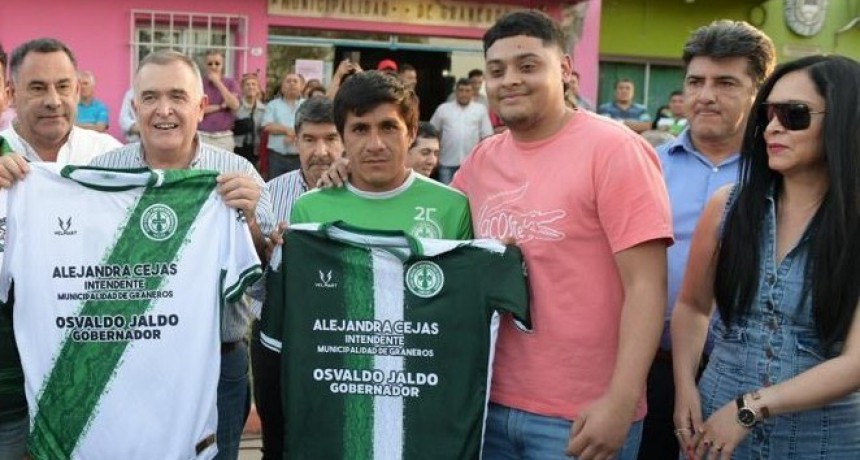 Jaldo nombró secretario al hijo de una legisladora días antes de congelar contrataciones