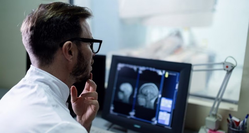 Parkinson: terapia focalizada en una red cerebral logra mejoras en más de la mitad de los pacientes