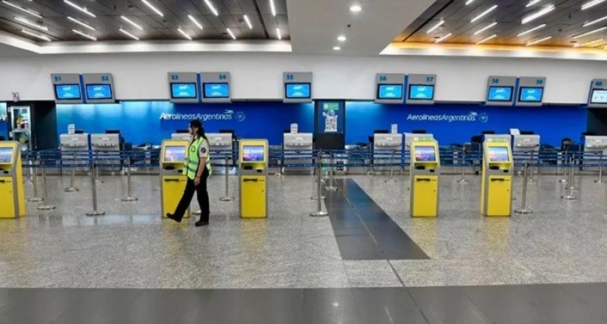 Paro nacional de aeropuertos desde el lunes: ATE-ANAC ratifica medida que afectar&aacute; todos los vuelos