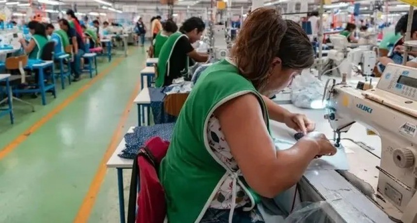 Industria textil argentina: ca&iacute;da de producci&oacute;n, r&eacute;cord de importaciones y capacidad operativa m&iacute;nima