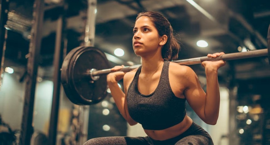 Cómo aumentar el peso en el gimnasio sin lesionarse: la guía definitiva para salir de la meseta y seguir progresando