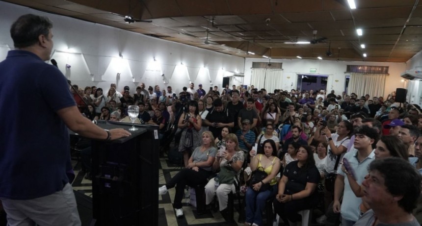 Catal&aacute;n ratific&oacute; su propuesta de eliminar las comunas rurales y carg&oacute; contra la "oposici&oacute;n sparring" en Tucum&aacute;n