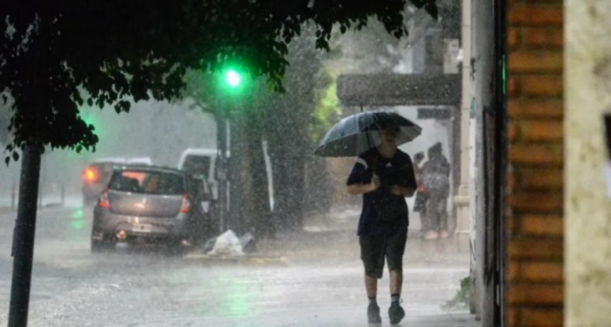 Fin de semana pasado por agua en Tucumán: alerta amarilla por tormentas para viernes y sábado, con mejoría el domingo