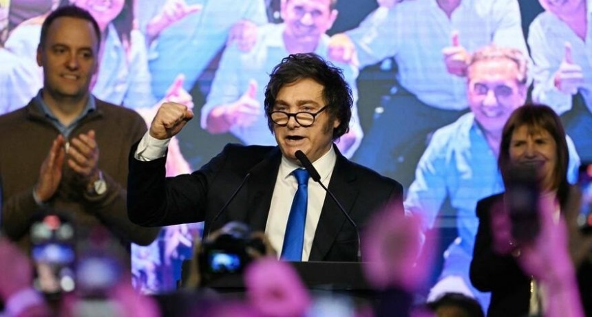 El plan electoral de Milei para 2027: sin PASO, con lista completa en la boleta y menos partidos pol&iacute;ticos