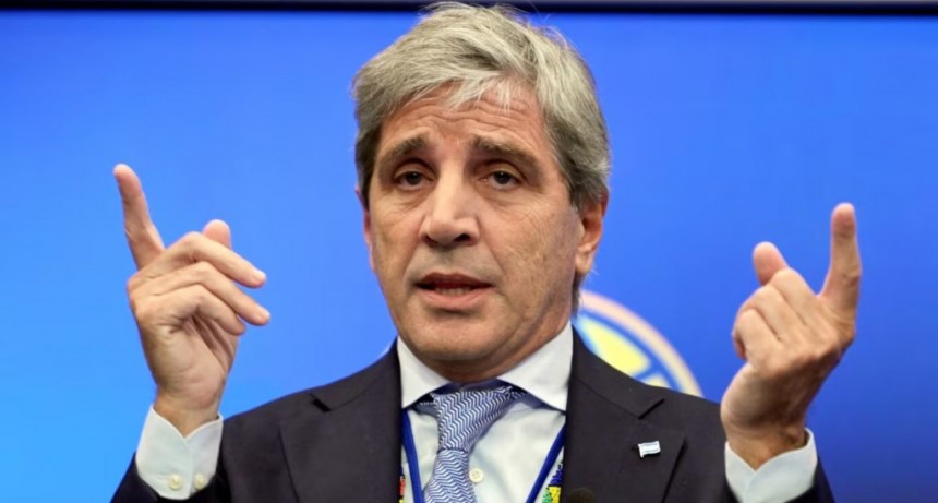 Caputo comparó la baja de cargas patronales con la OCDE y celebró el 