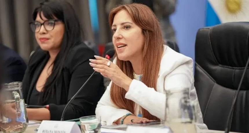 Polémica por $114 millones en Cancillería: piden explicaciones por contratación directa a la entidad que preside la esposa de Sturzenegger