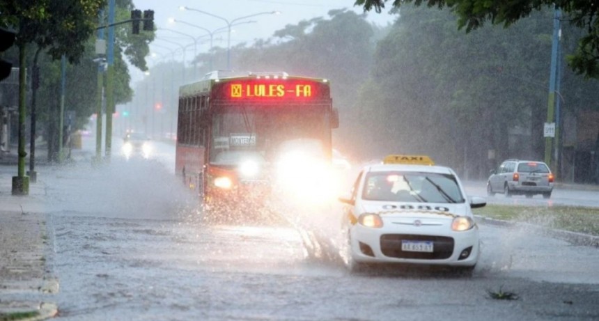 Tucum&aacute;n bajo alerta: prev&eacute;n lluvias intensas con acumulados de hasta 200 mm desde este mi&eacute;rcoles