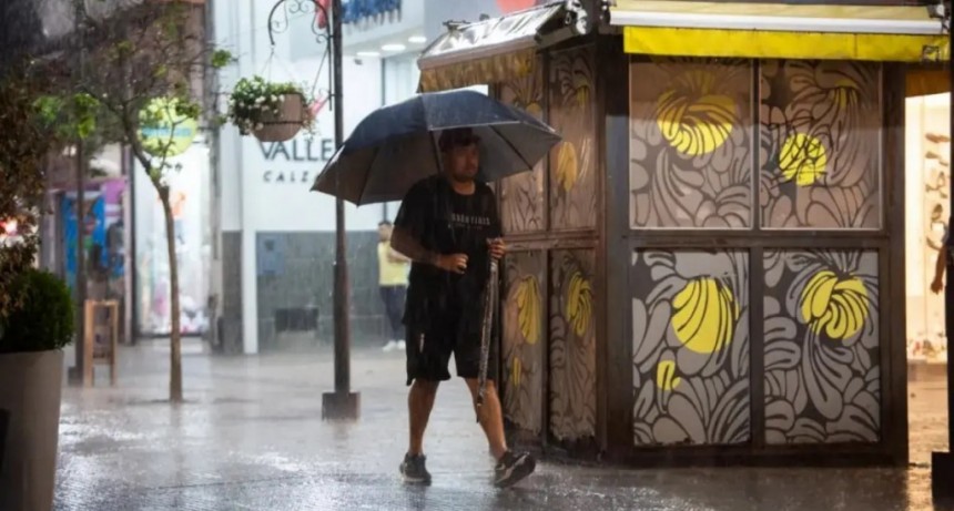 Alerta amarillo por tormentas en Tucum&aacute;n: rige para esta noche y se extender&iacute;a durante el fin de semana