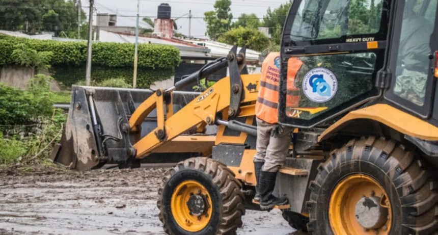 Basura, &aacute;rboles y sedimentos: la Provincia retir&oacute; m&aacute;s de 40 mil metros c&uacute;bicos del Canal Sur para evitar desbordes