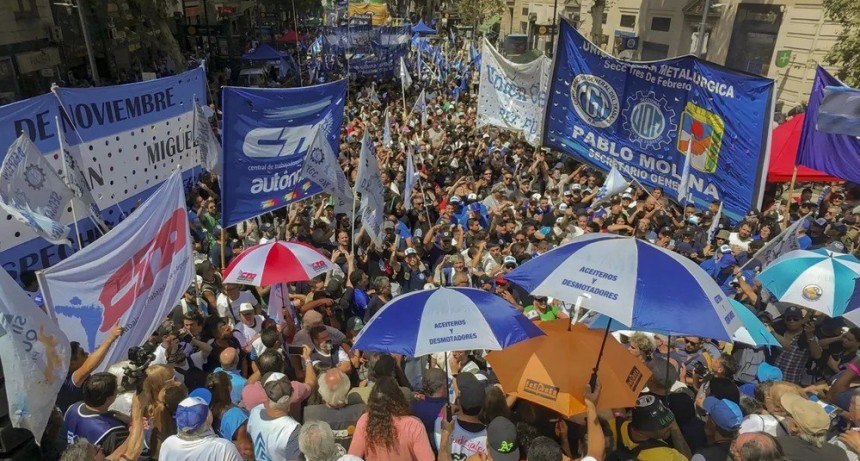 Tensi&oacute;n en la CGT: los gremios m&aacute;s duros preparan un paro con movilizaci&oacute;n para el viernes y presionan a la conducci&oacute;n