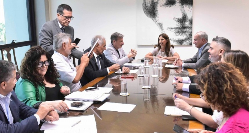 Inteligencia artificial en la Legislatura: avanzan los testeos de la herramienta desarrollada con la UNT para consultar el Digesto Jur&iacute;dico