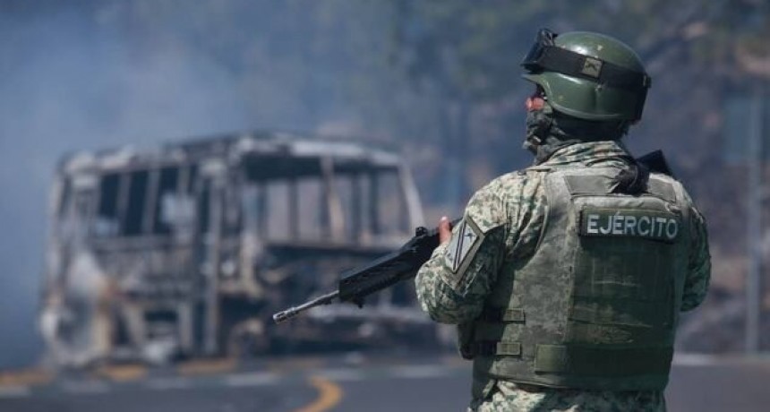 La ca&iacute;da de "El Mencho" desat&oacute; una ola de violencia en M&eacute;xico: 60 muertos, 10.000 militares desplegados y un pa&iacute;s en vilo