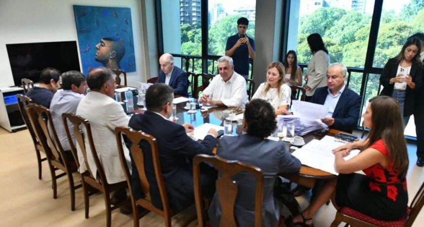 Defensor del Pueblo: dos impugnaciones contra un mismo postulante y 46 pliegos en an&aacute;lisis en la Legislatura