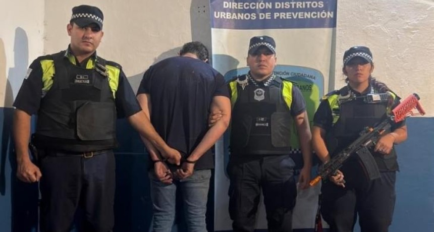 Un hombre agredi&oacute; a polic&iacute;as en Yerba Buena y fue arrestado en avenida Aconquija tras operativo