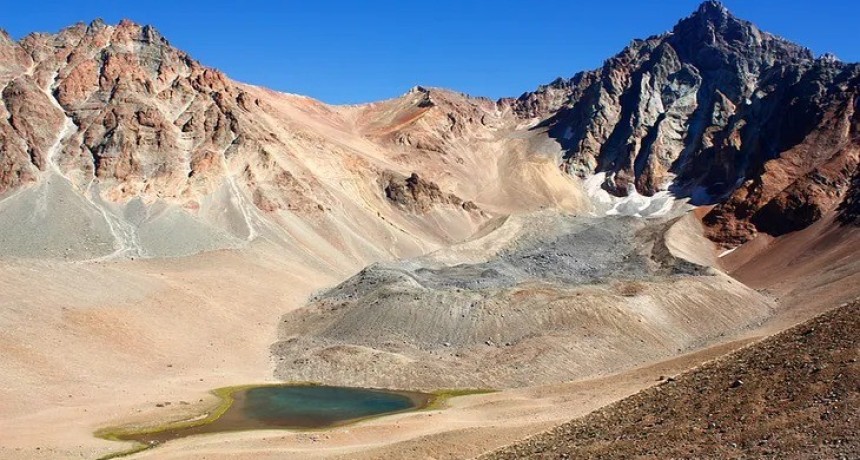 El Senado debate hoy la reforma de la Ley de Glaciares: el proyecto oficial que busca darle mayor poder a las provincias y desbloquear inversiones mineras