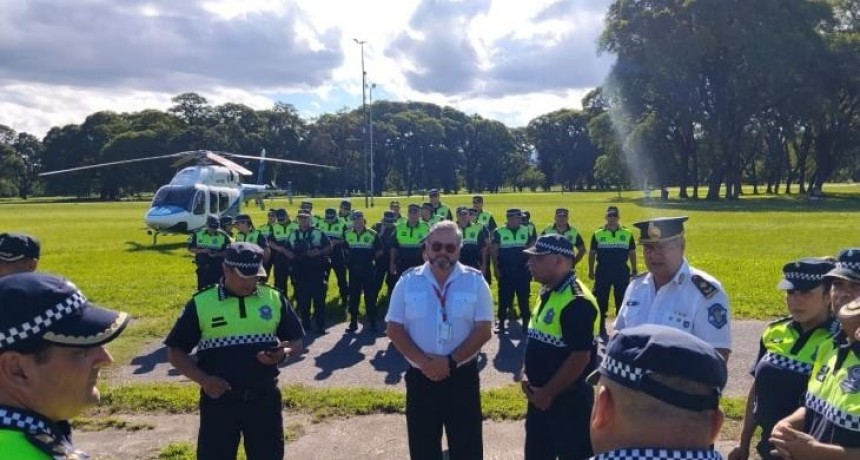 La Polic&iacute;a de Tucum&aacute;n despleg&oacute; un megaoperativo con helic&oacute;ptero en San Miguel de Tucum&aacute;n para reforzar la seguridad en los barrios