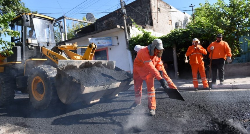El Gobierno lleva a cabo obras de asfalto de 30 cuadras del sur de la Capital
