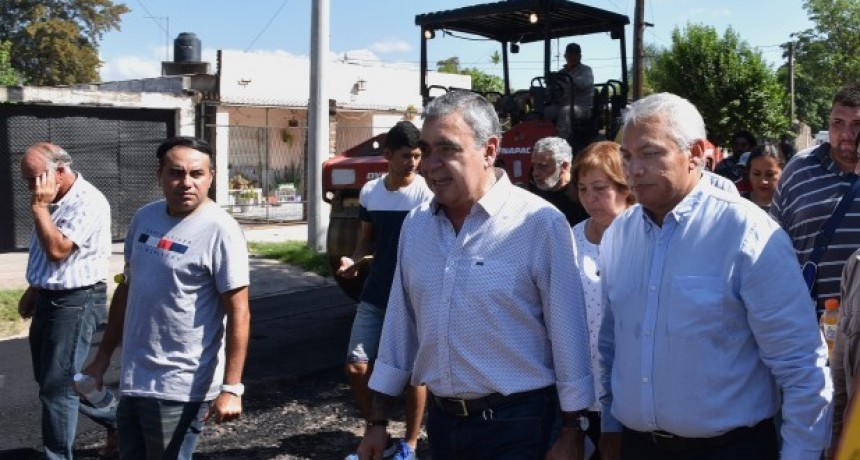 La Municipalidad avanza con el plan de repavimentación de 15 barrios de la zona sur