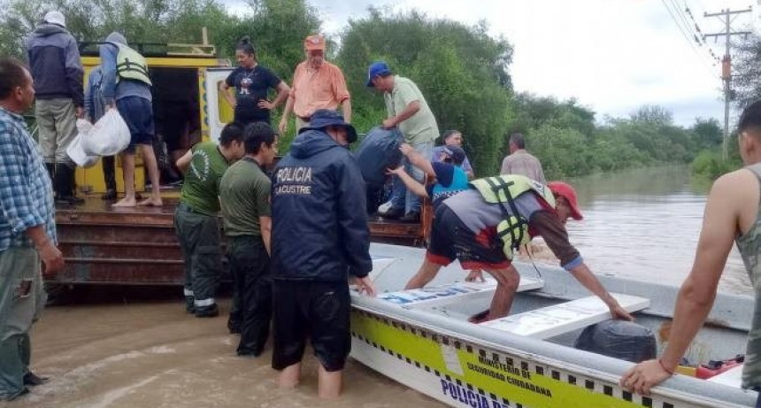 En un operativo rescataron a 40 personas afectadas por las lluvias en Niogasta